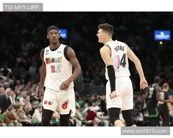 独木难支!卡梅隆-托马斯25中11空砍全场最高40分 罚球13中13